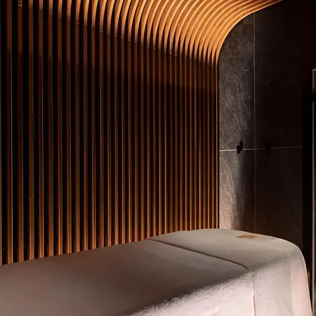 M & Hotel